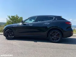 Culoarenegru Utilizat 2019 Maserati Levante SUV | 35.000 EUR (Puțin scump)
