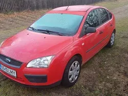 Rosu Utilizat 2007 Ford Focus Hatchback | 1.600 EUR