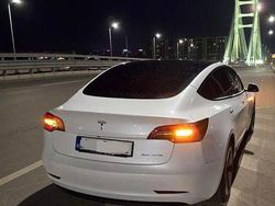 Culoarealb Utilizat 2021 Tesla Model 3 Berlinǎ | 30.500 EUR (Puțin scump)