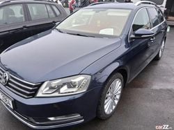 Albastru Utilizat 2014 VW Passat Highline Berlinǎ | 5.760 EUR (Super Preț)