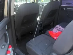 Utilizat 2005 VW Touran Monovolum | 2.600 EUR (Puțin scump)