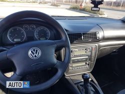 Alb Utilizat 2001 VW Passat Berlinǎ | 2.150 EUR