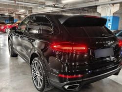Culoarenegru Utilizat 2017 Porsche Cayenne SUV | 27.500 EUR (Super Preț)