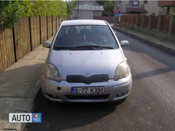 Gri Utilizat 2005 Toyota Yaris Berlinǎ | 1.500 EUR