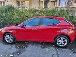 Culoarerosu Utilizat 2011 Alfa Romeo Giulietta Hatchback | 2.500 EUR (Super Preț)
