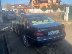 Utilizat 2007 Mercedes 220 Berlinǎ | 1.800 EUR