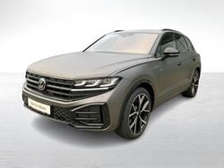 Gri inchis metalic perleffect Nouă 2025 VW Touareg R-line SUV | 89.687 EUR
