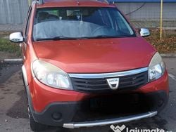 Roșu Utilizat 2011 Dacia Sandero Stepway Hatchback | 4.000 EUR