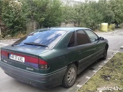 Verde Utilizat 1993 Renault Safrane Hatchback | 550 EUR