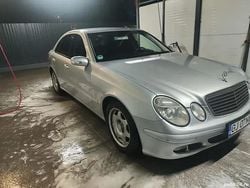 Argintiu Utilizat 2006 Mercedes E200 Berlinǎ | 3.800 EUR