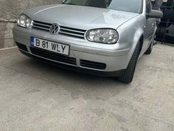 Argintiu Utilizat 2001 VW Golf IV Hatchback | 1.230 EUR