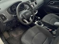 Utilizat 2012 Kia Rio 2 Hatchback | 3.300 EUR (Preț bun)