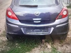 Albastru Utilizat 2007 Opel Corsa Coupe | 1.600 EUR (Preț bun)