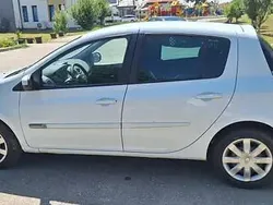 Alb Utilizat 2012 Renault Clio IV Hatchback | 3.650 EUR (Preț bun)