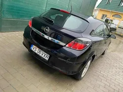 Utilizat 2005 Opel GT Hatchback | 2.150 EUR