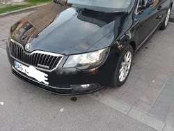 Negru Utilizat 2014 Skoda Superb Berlinǎ | 7.999 EUR
