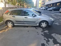 Gri Utilizat 2002 Ford Focus Hatchback | 800 EUR (Preț bun)