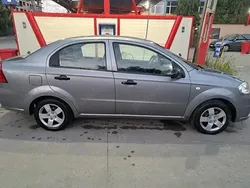 Utilizat 2010 Chevrolet Aveo Berlinǎ | 1.300 EUR (Preț bun)