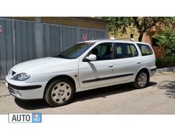 Alb Utilizat 2002 Renault Mégane GrandTour Break | 2.600 EUR