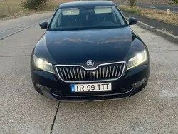 Culoarenegru Utilizat 2017 Skoda Superb Berlinǎ | 10.500 EUR (Super Preț)