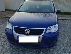 Albastru Utilizat 2010 VW Touran Trendline Monovolum | 4.300 EUR (Preț bun)