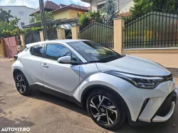 Culoarealb Utilizat 2023 Toyota C-HR SUV | 26.450 EUR (Puțin scump)