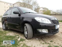 Negru Utilizat 2012 Skoda Fabia Hatchback | 6.450 EUR