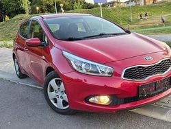 Rosu Utilizat 2013 Kia Ceed Edition 7 Hatchback | 6.350 EUR (Preț OK)