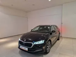 Negru metalic perleffect Utilizat 2021 Skoda Octavia Style Break | 25.200 EUR