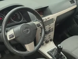 Utilizat 2009 Opel Astra GTC | 2.500 EUR