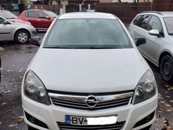 Utilizat 2010 Opel Astra Hatchback | 2.490 EUR