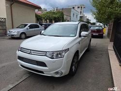 Alb Utilizat 2015 Mitsubishi Outlander P-HEV SUV | 16.000 EUR (Preț OK)