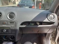 Gri Utilizat 2008 Ford Fusion Berlinǎ | 5.000 EUR