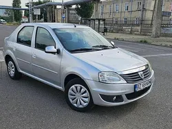 Alb Utilizat 2015 Dacia Duster Lauréate SUV | 6.200 EUR (Preț OK)