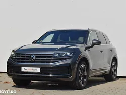 Gri mediumetalic Utilizat 2024 VW Touareg Elegance SUV | 63.900 EUR