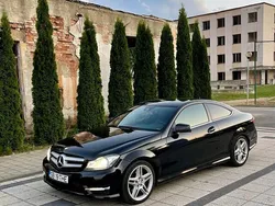 Negru Utilizat 2011 Mercedes C180 Coupe | 8.700 EUR (Preț bun)