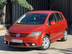 Culoareportocaliu Utilizat 2006 VW Golf Plus Cross Goal Monovolum | 2.500 EUR (Super Preț)