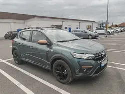 Verde Utilizat 2024 Dacia Sandero Stepway Hatchback | 16.900 EUR (Scump)