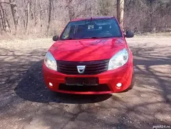 Rosu Utilizat 2009 Dacia Sandero Hatchback | 1.650 EUR (Preț bun)