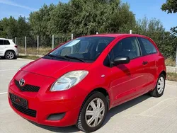 Culoarerosu Utilizat 2009 Toyota Yaris Hatchback | 2.950 EUR