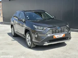 Gri Utilizat 2022 Toyota RAV4 SUV | 21.990 EUR (Super Preț)