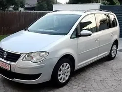Argintiu Utilizat 2010 VW Touran Monovolum | 4.400 EUR (Preț OK)