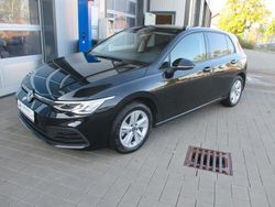 Utilizat 2022 VW Golf VIII Life | 26.637 EUR (Scump)