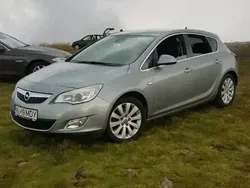 Gri Utilizat 2011 Opel Astra Hatchback | 3.450 EUR (Preț bun)