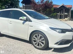 Alb Utilizat 2016 Toyota Auris Hybrid Sol Break | 9.500 EUR (Super Preț)