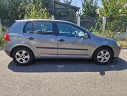 Gri Utilizat 2005 VW Golf V Hatchback | 3.000 EUR (Preț OK)
