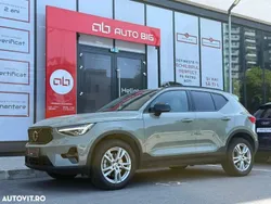 Verde Utilizat 2025 Volvo XC40 Momentum SUV | 45.000 EUR