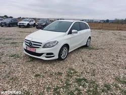 Culoarealb Utilizat 2015 Mercedes B200 Style Monovolum | 7.800 EUR