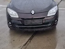 Maro Utilizat 2011 Renault Mégane III Dynamique Hatchback | 3.850 EUR (Preț OK)