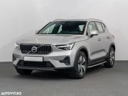 Argint Utilizat 2023 Volvo XC40 SUV | 45.395 EUR (Scump)